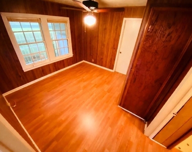 365 E Irby St - Photo Thumbnail 16