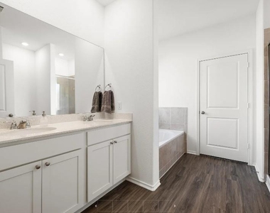104 Blue Blaze Trl - Photo Thumbnail 9