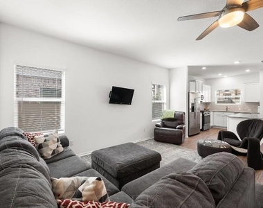 104 Blue Blaze Trl - Photo Thumbnail 2