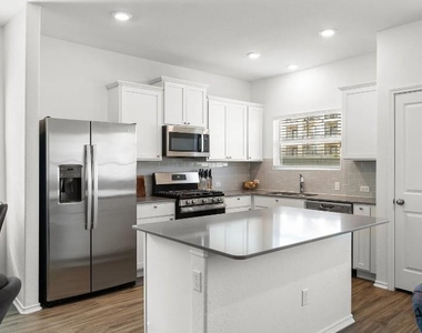 104 Blue Blaze Trl - Photo Thumbnail 5