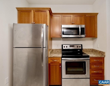 1046 Tupelo Ct - Photo Thumbnail 4