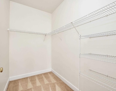 1046 Tupelo Ct - Photo Thumbnail 1
