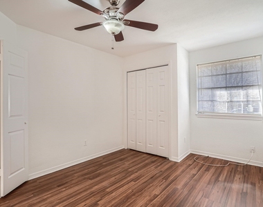 811 Canyon Bend Rd - Photo Thumbnail 8