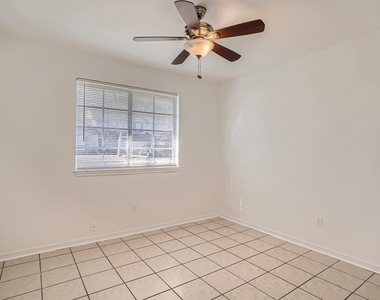 811 Canyon Bend Rd - Photo Thumbnail 7