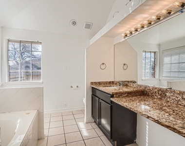 811 Canyon Bend Rd - Photo Thumbnail 5