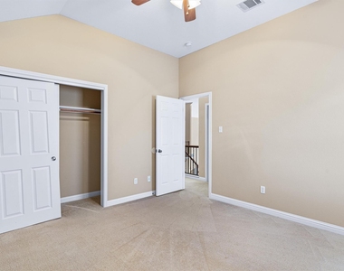 620 Middle Creek Dr - Photo Thumbnail 30