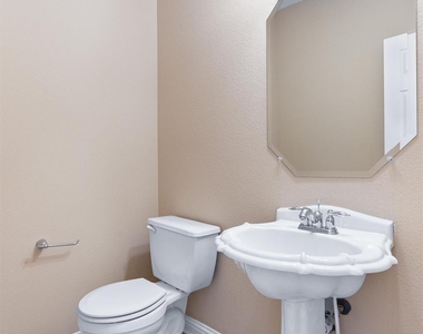 620 Middle Creek Dr - Photo Thumbnail 21