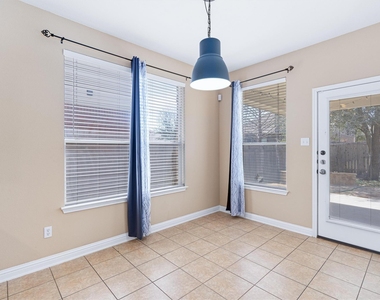 620 Middle Creek Dr - Photo Thumbnail 9