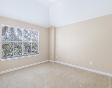 620 Middle Creek Dr - Photo Thumbnail 25