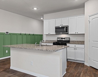 20221 Heinrich Ln - Photo Thumbnail 6