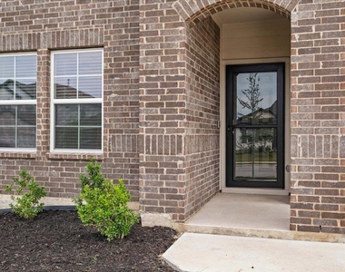 20221 Heinrich Ln - Photo Thumbnail 2