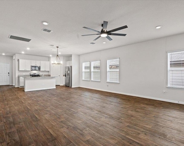 20221 Heinrich Ln - Photo Thumbnail 12