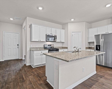 20221 Heinrich Ln - Photo Thumbnail 4