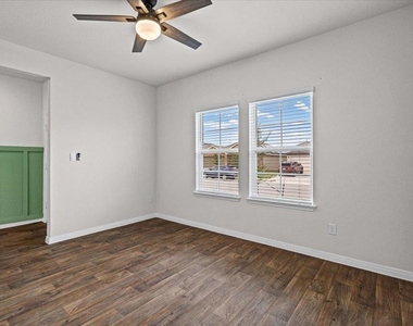 20221 Heinrich Ln - Photo Thumbnail 9