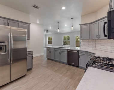3213 Canyon Ledge Cv - Photo Thumbnail 7