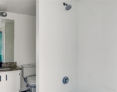 2320 Gracy Farms Ln - Photo Thumbnail 9