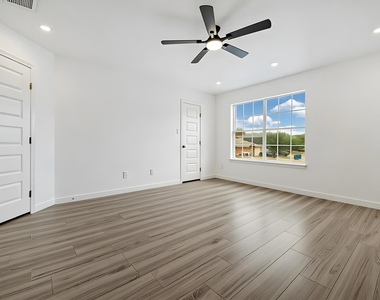 13501 Sierra Wind Ln - Photo Thumbnail 13