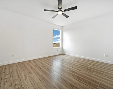 13501 Sierra Wind Ln - Photo Thumbnail 7