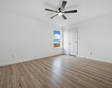 13501 Sierra Wind Ln - Photo Thumbnail 11