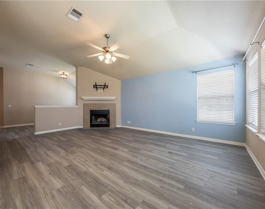 19145 Leigh Ln - Photo Thumbnail 21