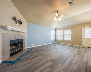 19145 Leigh Ln - Photo Thumbnail 19