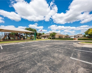 19145 Leigh Ln - Photo Thumbnail 32