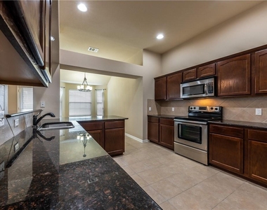 19145 Leigh Ln - Photo Thumbnail 28