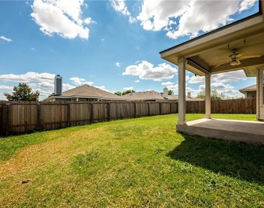 19145 Leigh Ln - Photo Thumbnail 29
