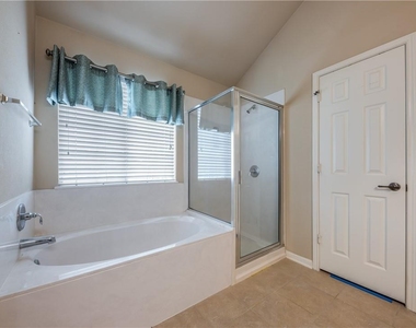 19145 Leigh Ln - Photo Thumbnail 17