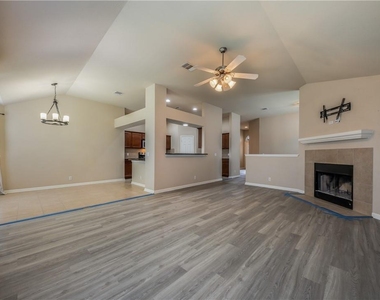 19145 Leigh Ln - Photo Thumbnail 20