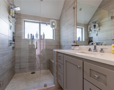 500 W 51st St - Photo Thumbnail 22