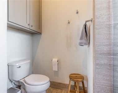 500 W 51st St - Photo Thumbnail 23