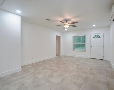 1800 Grace St - Photo Thumbnail 3