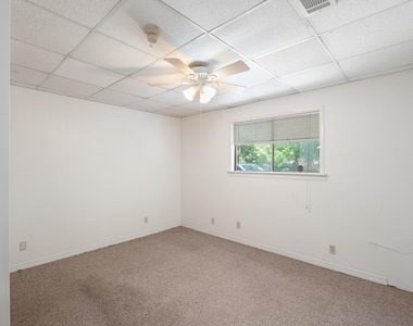 4616 E Cesar Chavez St - Photo Thumbnail 17