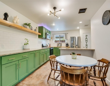 4702 Crest Oak Rd - Photo Thumbnail 5