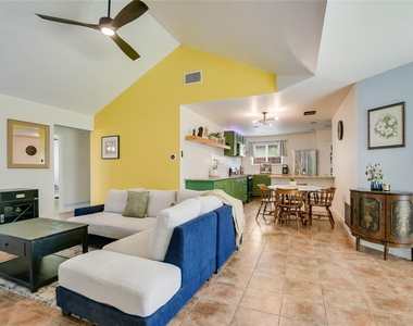 4702 Crest Oak Rd - Photo Thumbnail 2
