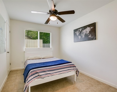4702 Crest Oak Rd - Photo Thumbnail 11