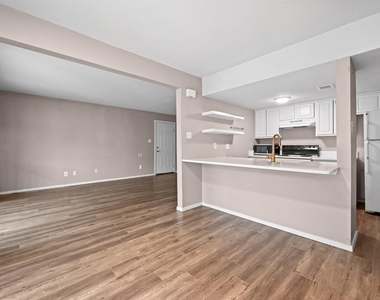 2124 Burton Dr - Photo Thumbnail 2