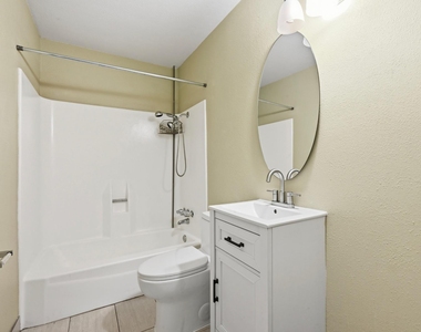 2124 Burton Dr - Photo Thumbnail 14