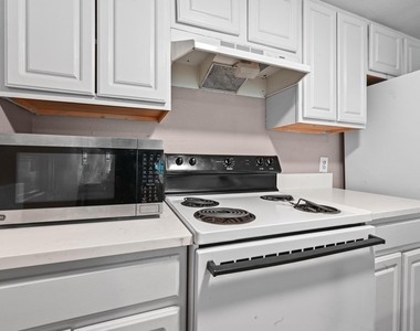 2124 Burton Dr - Photo Thumbnail 6