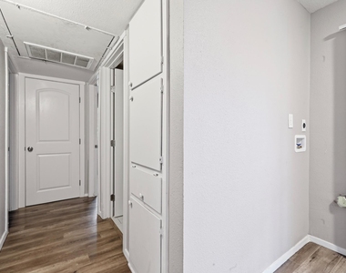 2124 Burton Dr - Photo Thumbnail 16