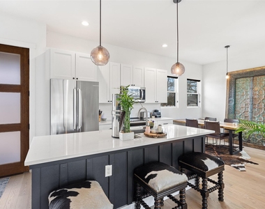 4800 Vinson Dr - Photo Thumbnail 8