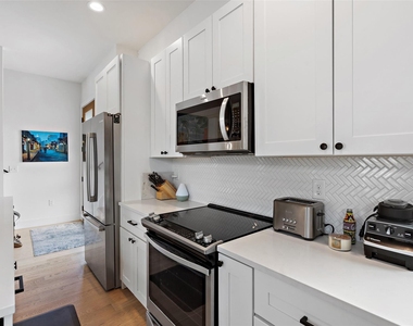 4800 Vinson Dr - Photo Thumbnail 11
