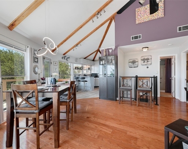2437 Crosswind Dr - Photo Thumbnail 5