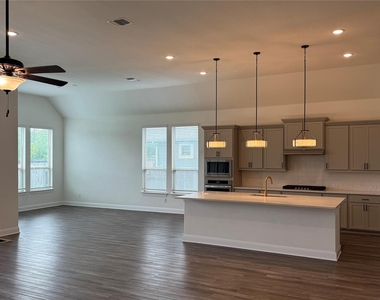 352 Olympic Park Dr - Photo Thumbnail 9