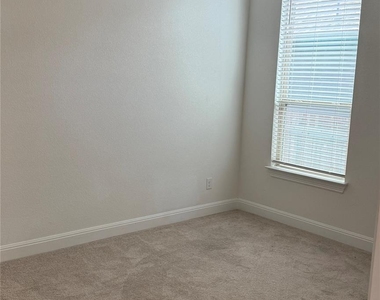 352 Olympic Park Dr - Photo Thumbnail 19