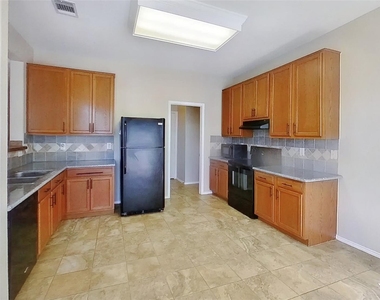 280 Cordero Dr - Photo Thumbnail 6