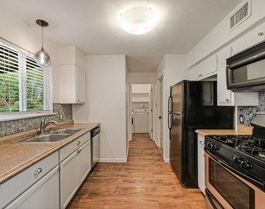 4904 Creekline Dr - Photo Thumbnail 3