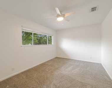 4904 Creekline Dr - Photo Thumbnail 8