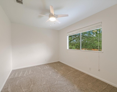 4904 Creekline Dr - Photo Thumbnail 6